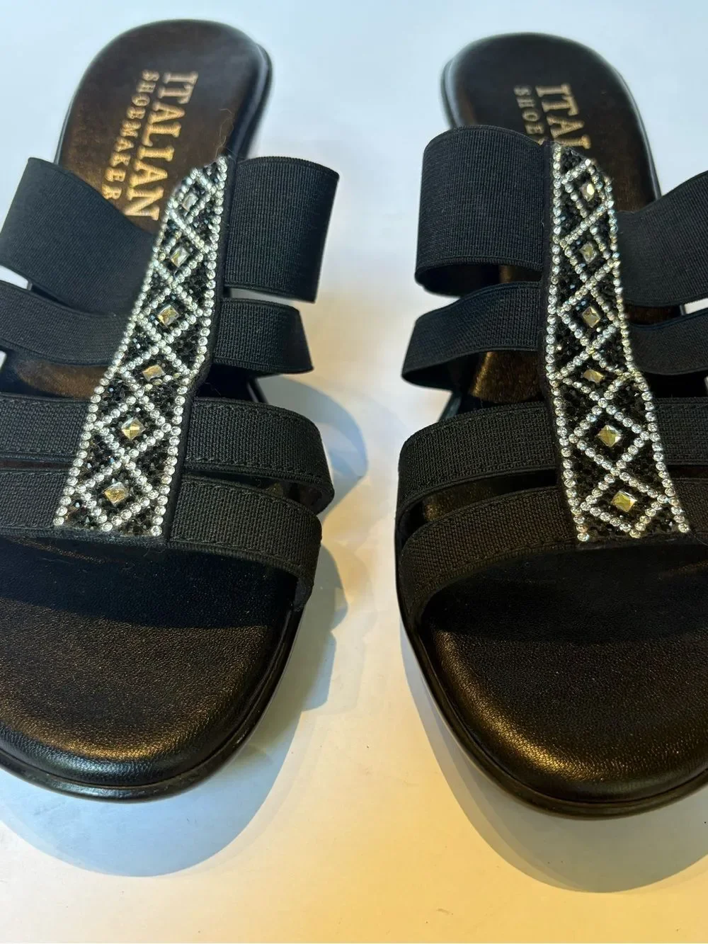 Italian shoemaker Women's jeweled wedge sandals Black size 7 1/2